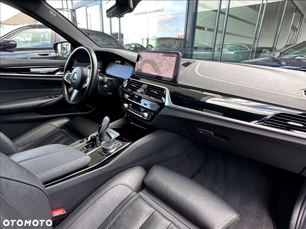 BMW Seria 5 540i xDrive - 13
