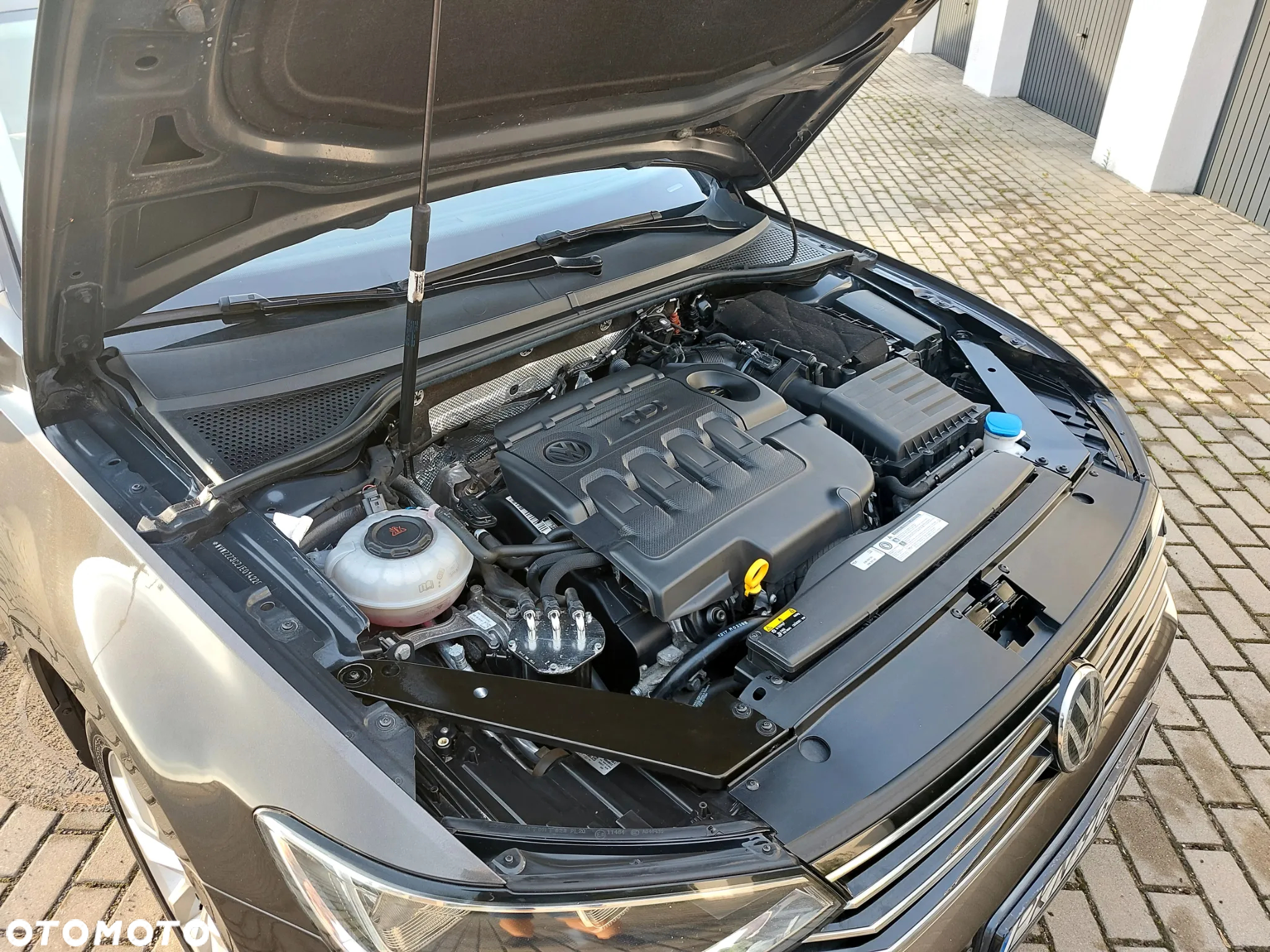 Volkswagen Passat 1.6 TDI BMT Comfortline - 18