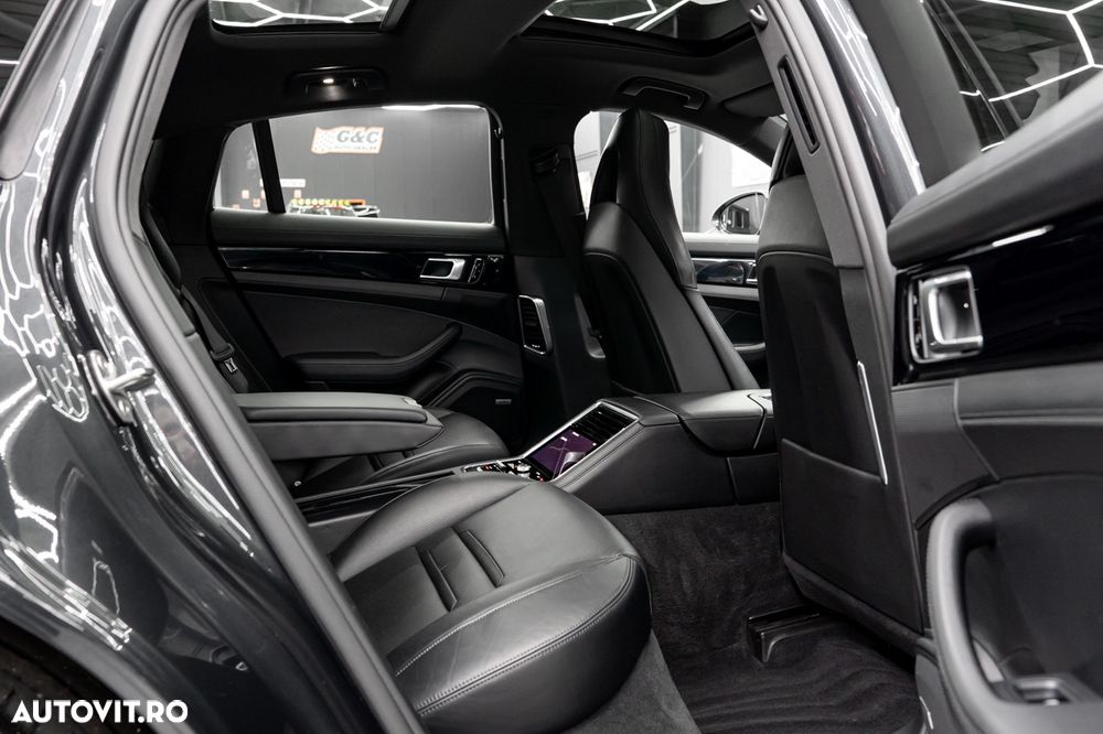 Porsche Panamera 4 E-Hybrid - 17