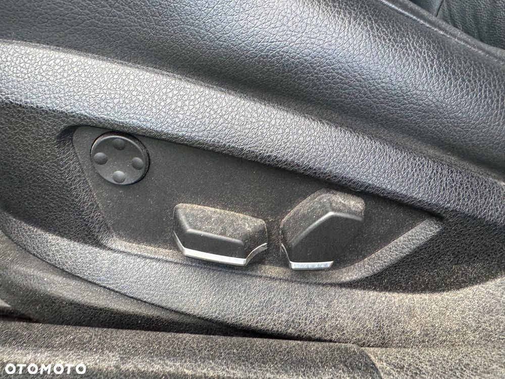 BMW Seria 5 535i xDrive - 16