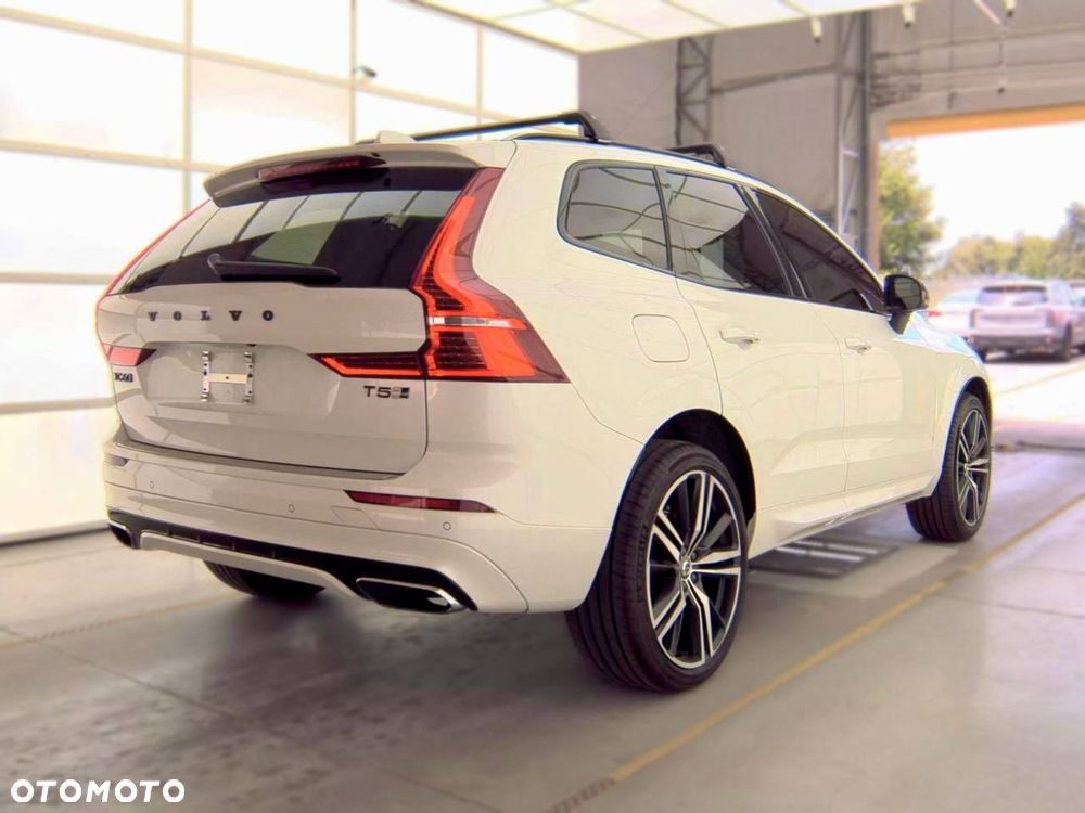 Volvo XC 60 T5 AWD R-Design - 5