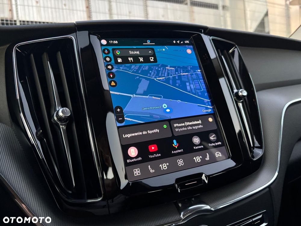 Volvo XC 60 B4 D Plus Dark - 29
