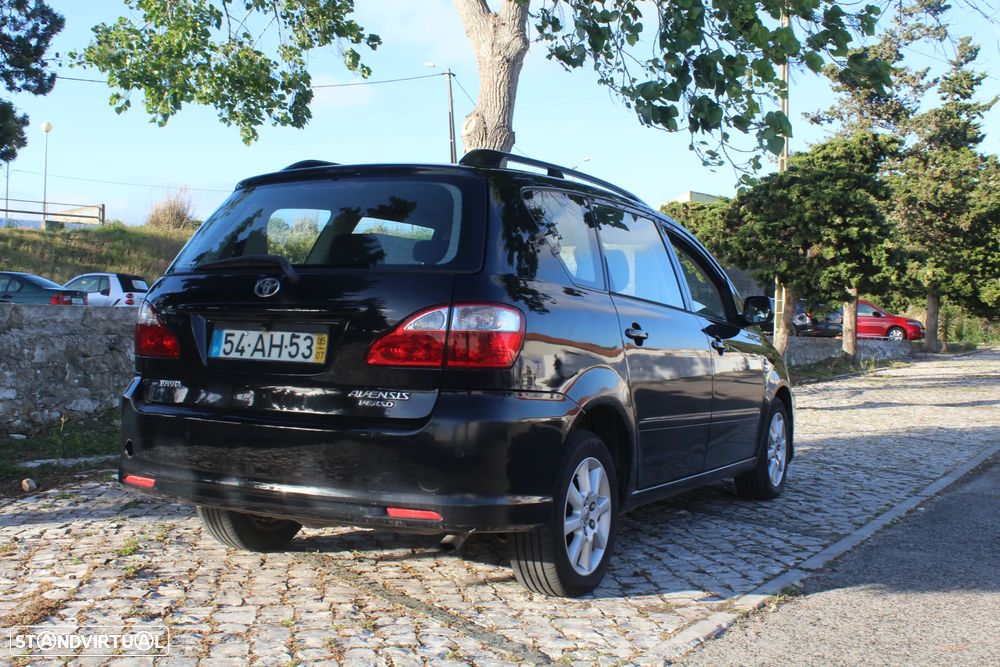 Toyota Avensis Verso 2.0 D-4D Sol - 3