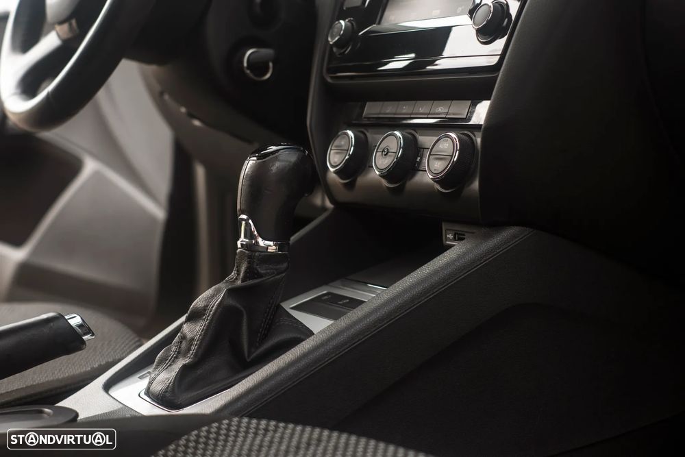 Skoda Octavia Break 1.6 TDi Ambition DSG - 7