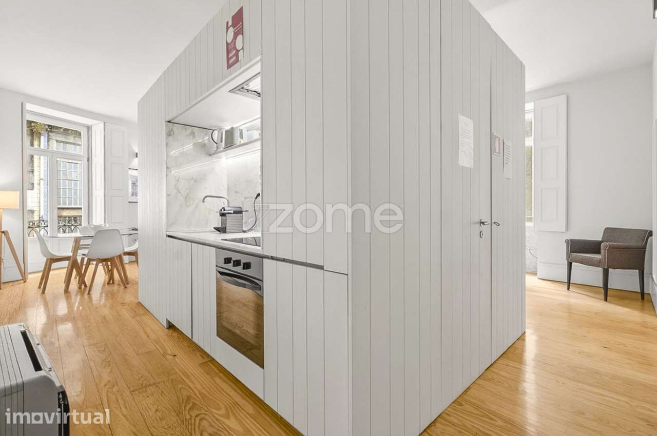 Apartamento T1 a 100 metros da Avenida dos Aliados, Porto - Grande imagem: 2/19