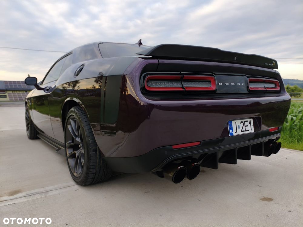 Dodge Challenger 6.4 Scat Pack - 8