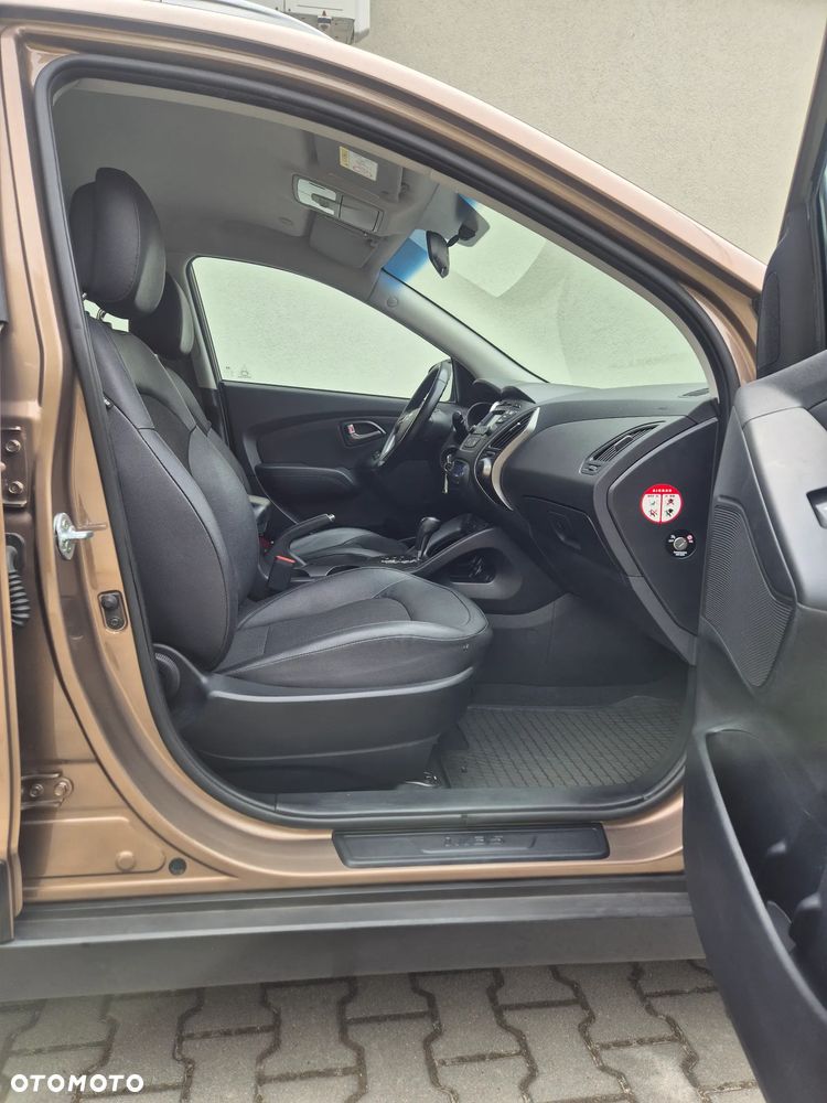 Hyundai ix35 2.0 CRDi 4WD Automatik Fifa World Cup Gold Edition - 16