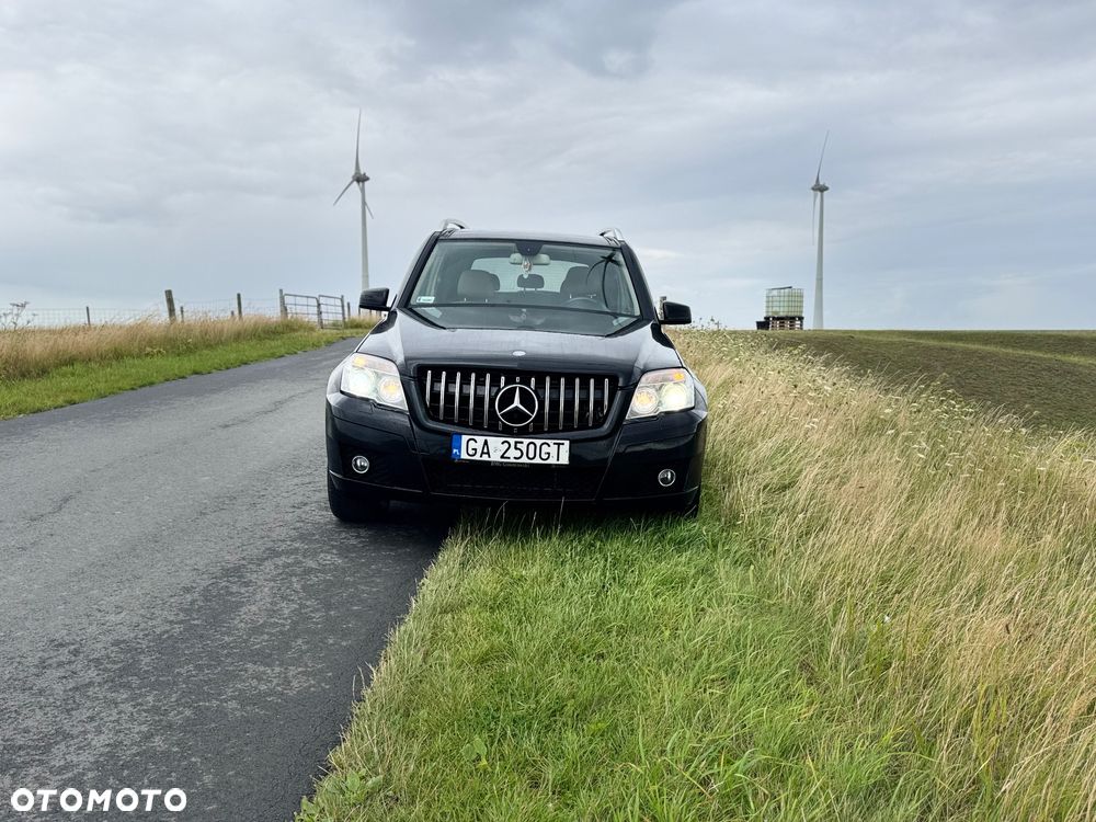 Mercedes-Benz GLK - 2