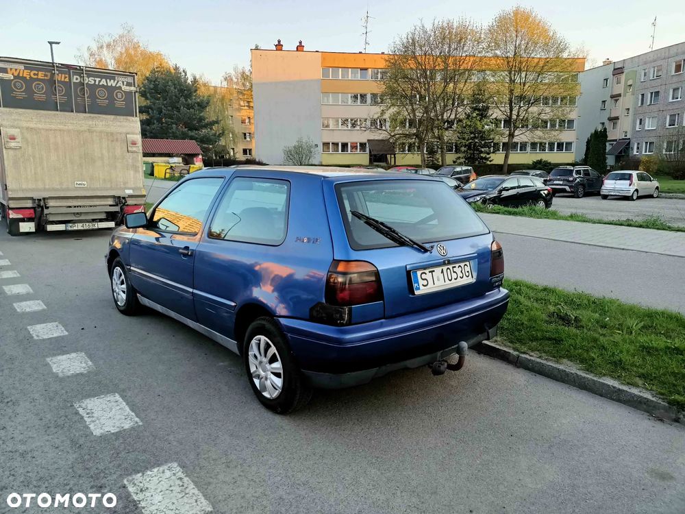 Volkswagen Golf 1.6 GL - 7