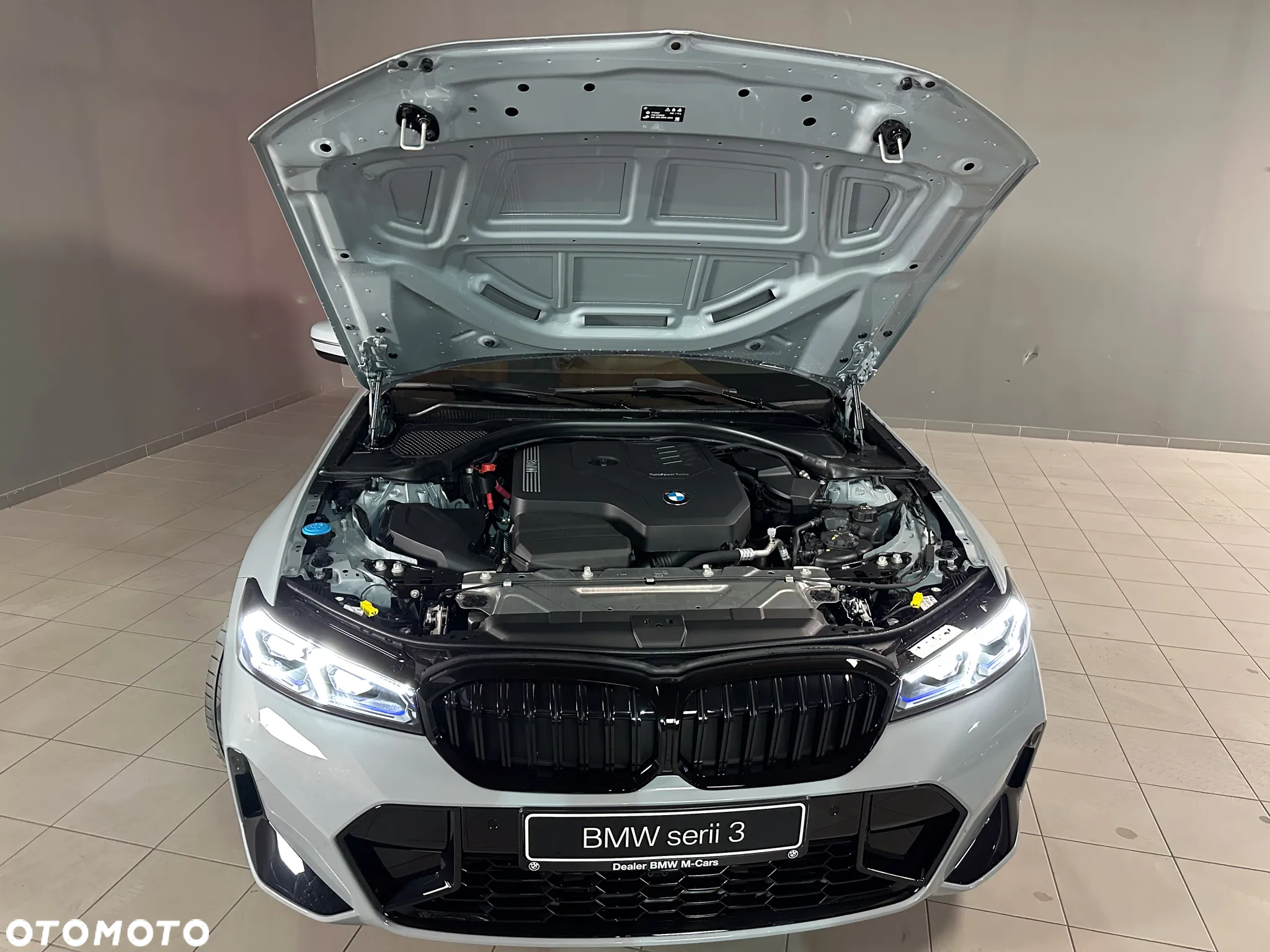 BMW Seria 3 330i xDrive - 11