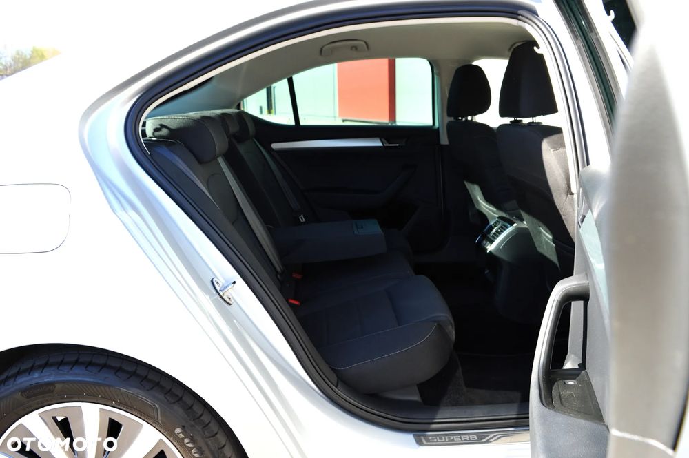 Skoda Superb 1.6 TDI GreenLine - 12