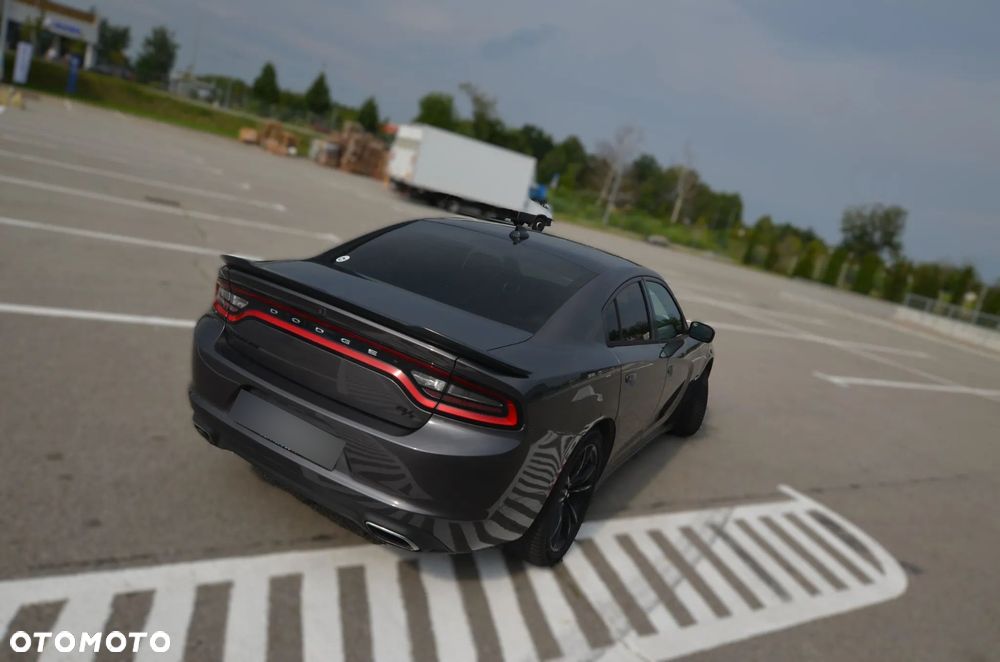 Dodge Charger 5.7 R/T - 12