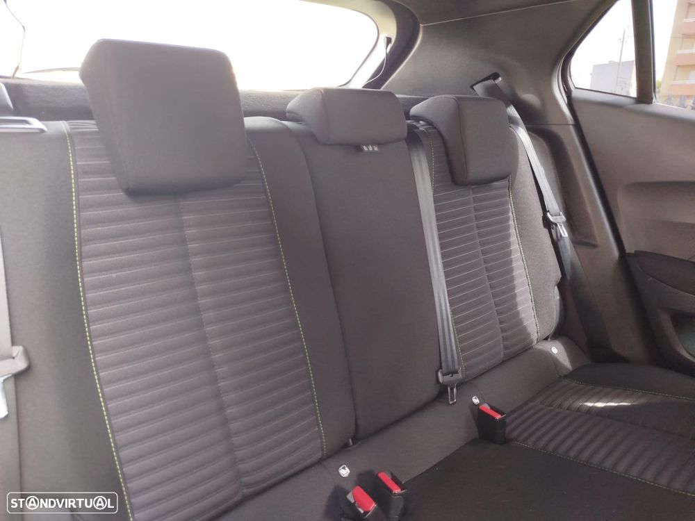 Peugeot 2008 1.2 PureTech Active Pack - 17