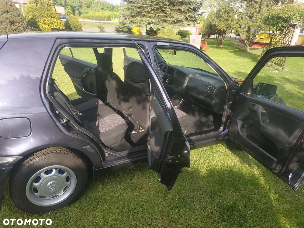 Volkswagen Golf 1.8 GL - 4