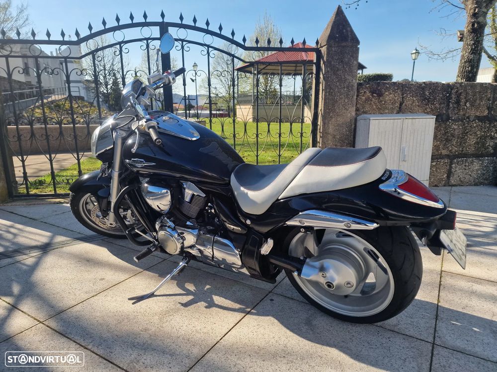 Suzuki Intruder M 1800R - 11