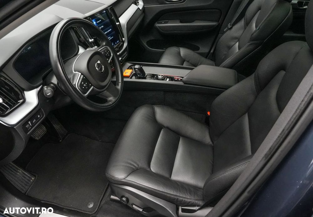 Volvo XC 60 T8 Twin Engine AWD Momentum Pro - 12