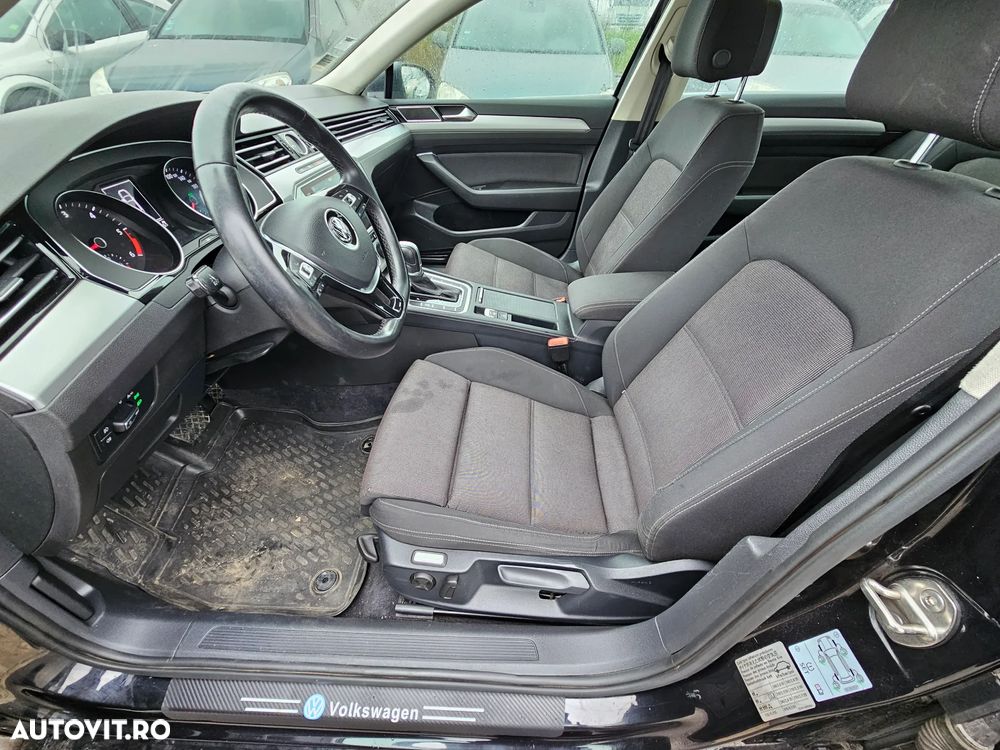 Volkswagen Passat - 13
