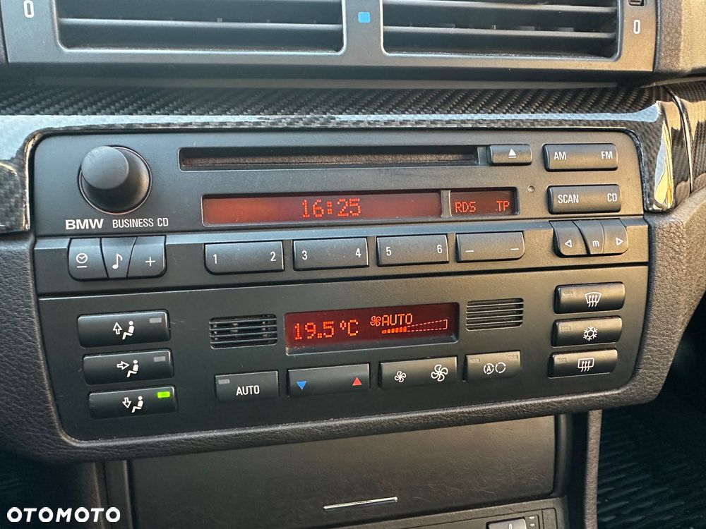 BMW Seria 3 330i - 32
