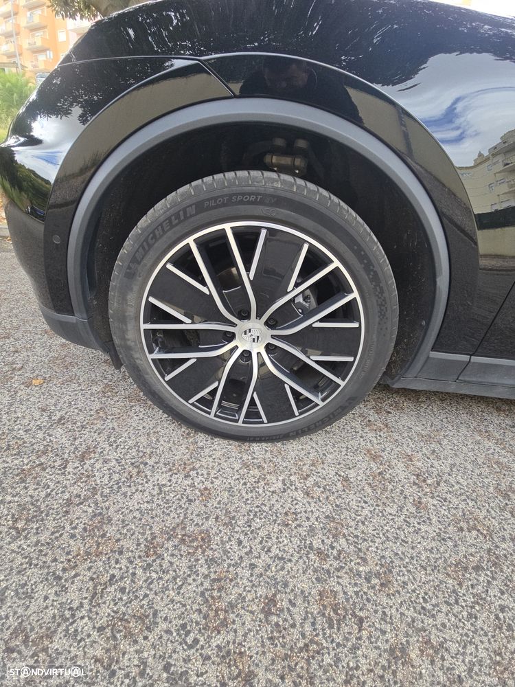 Porsche Macan Electric - 29