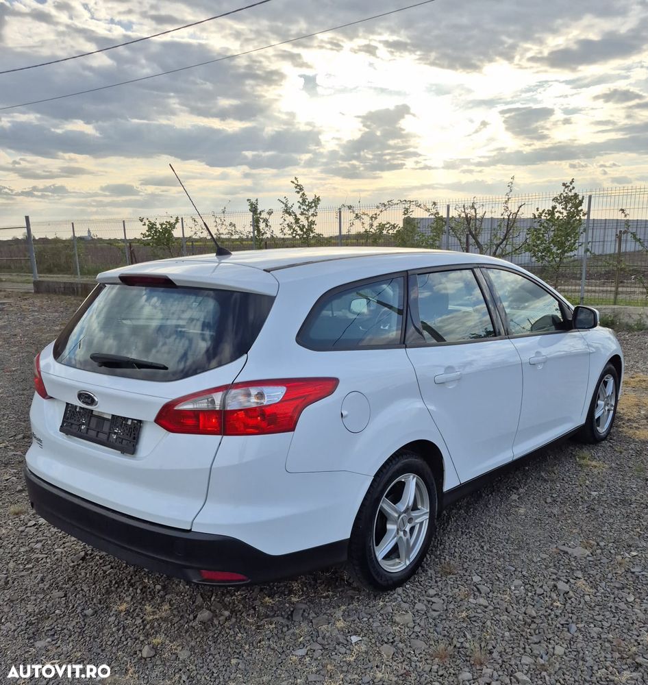 Ford Focus 1.6 TDCI DPF Start-Stopp-System Ambiente - 4