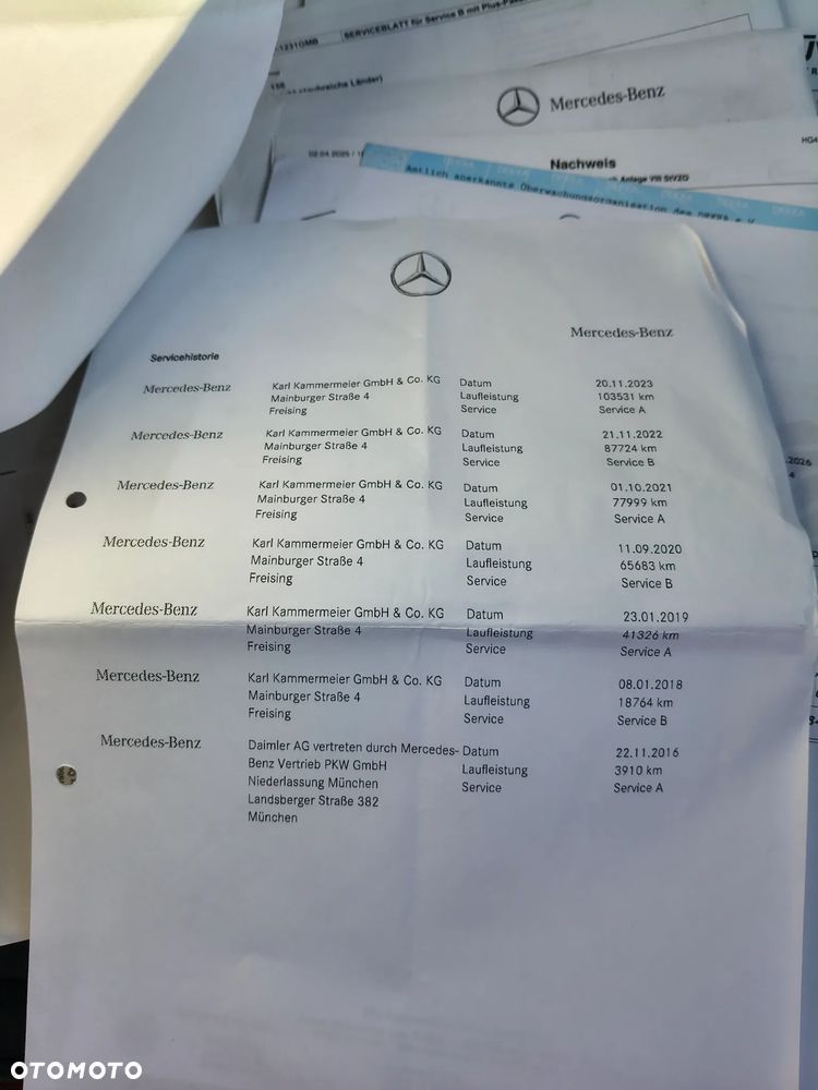 Mercedes-Benz GLA - 23