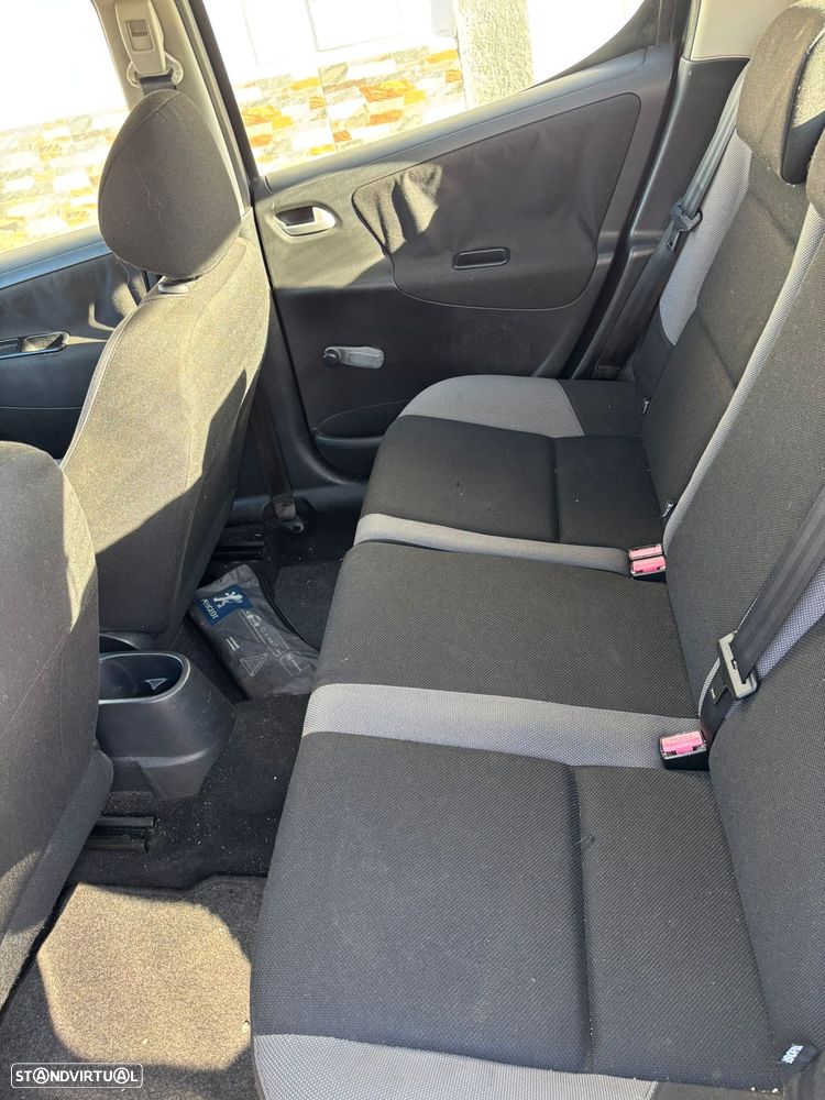 Peugeot 207 1.4 16V Trendy - 4