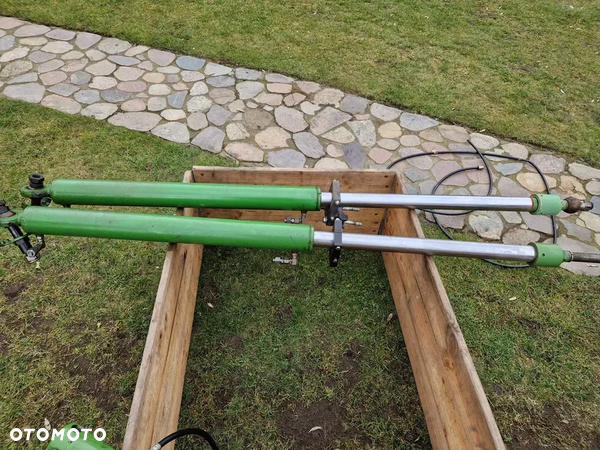 Siłownik hydrauliczny opryskiwacza AMAZONE UX GA446