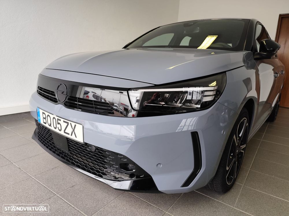 Opel Corsa 1.2 T GS - 2