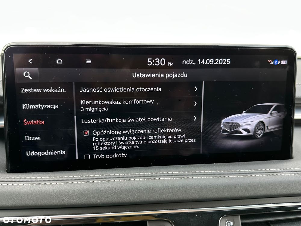 Genesis G70 Shooting Brake 2.0T RWD 8AT Premium - 28