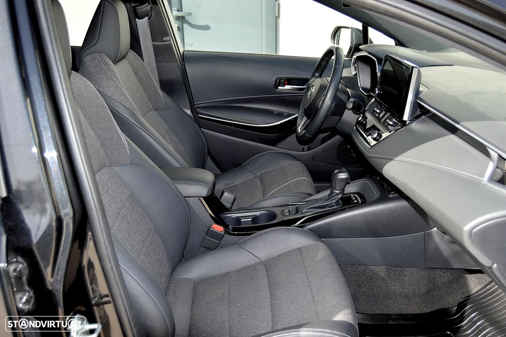 Toyota Corolla Touring Sports 1.8 Hybrid Exclusive - 23