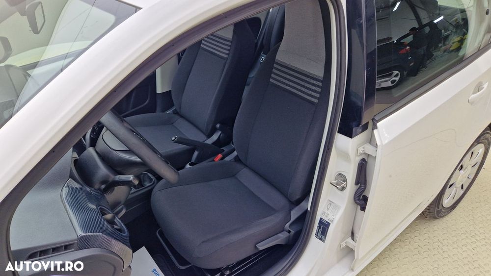 Volkswagen up! - 12