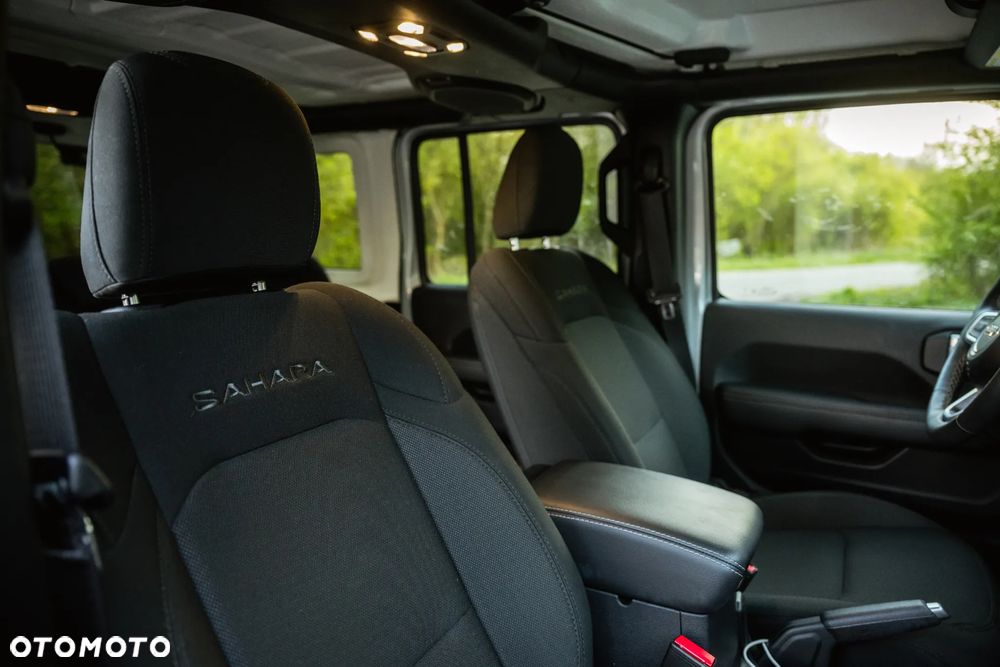 Jeep Wrangler Unlimited 3.6 Automatik Sahara - 24