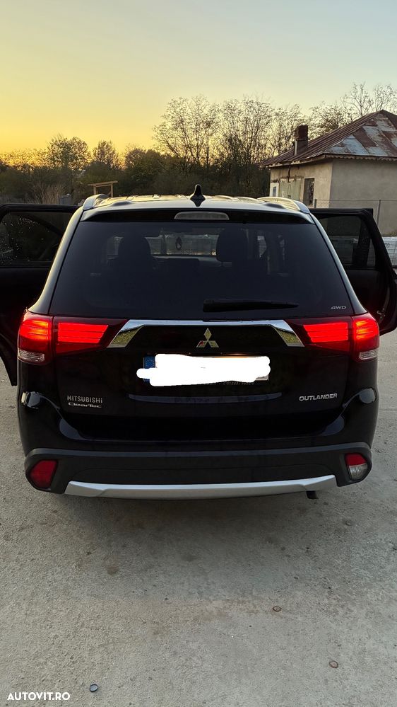 Mitsubishi Outlander 2.0 Litre MIVEC ASG CVT 4WD Intense - 1