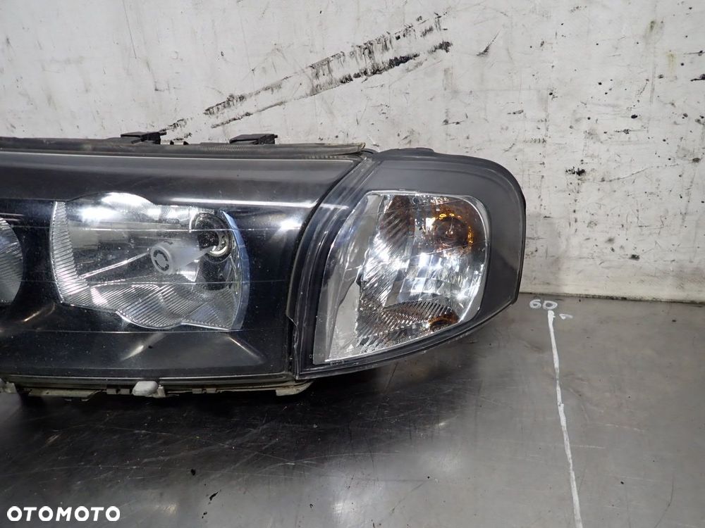 LAMPA LEWA PRZEDNIA VOLVO S80 2.4 8693652 - 2