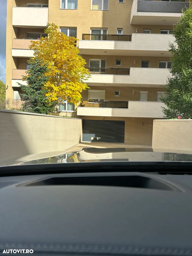 BMW Seria 7 745e - 38