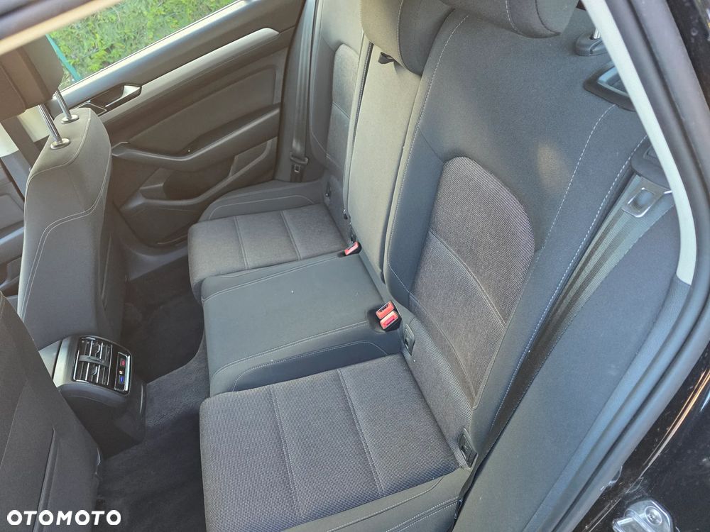 Volkswagen Passat 1.6 TDI SCR DSG Comfortline - 14