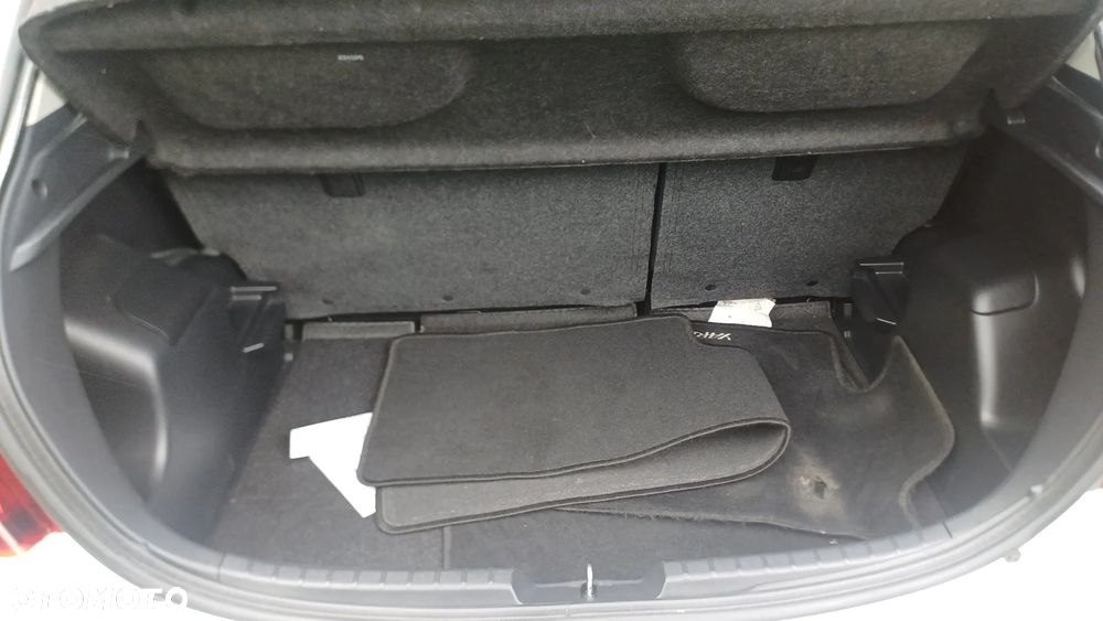 Toyota Yaris 1.33 Active - 14