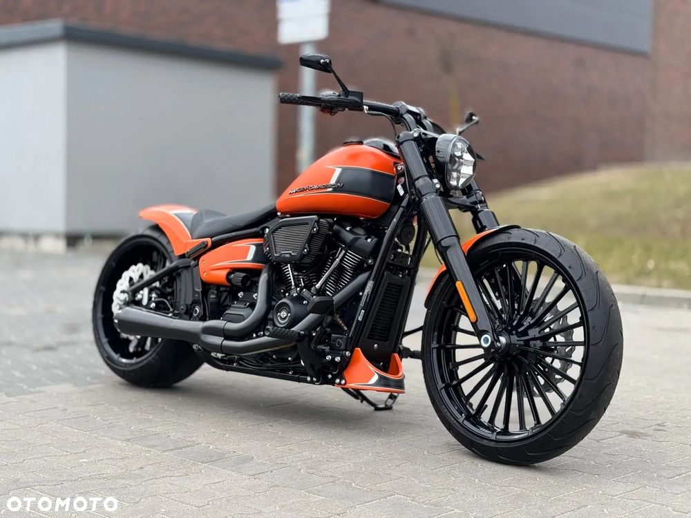 Harley-Davidson Softail Breakout - 4