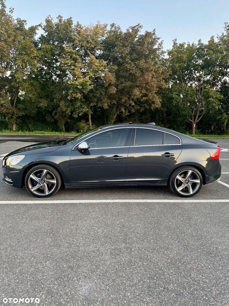 Volvo S60 T6 AWD R-Design - 2