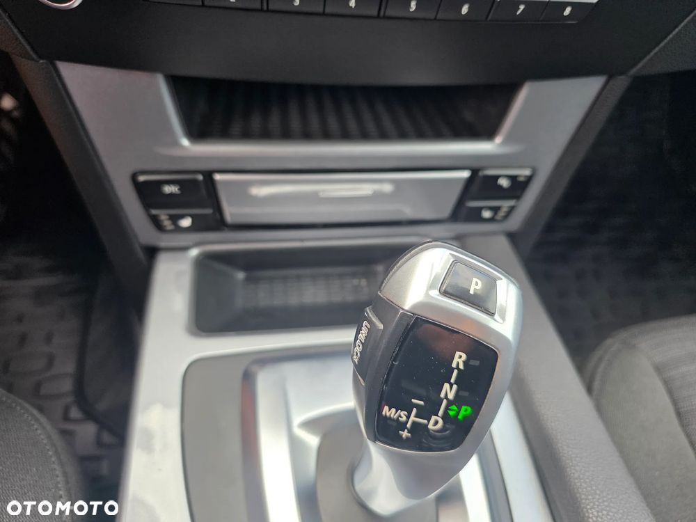 BMW Seria 5 523i Edition Exclusive - 16