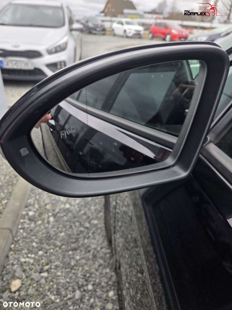 Volkswagen Golf - 25