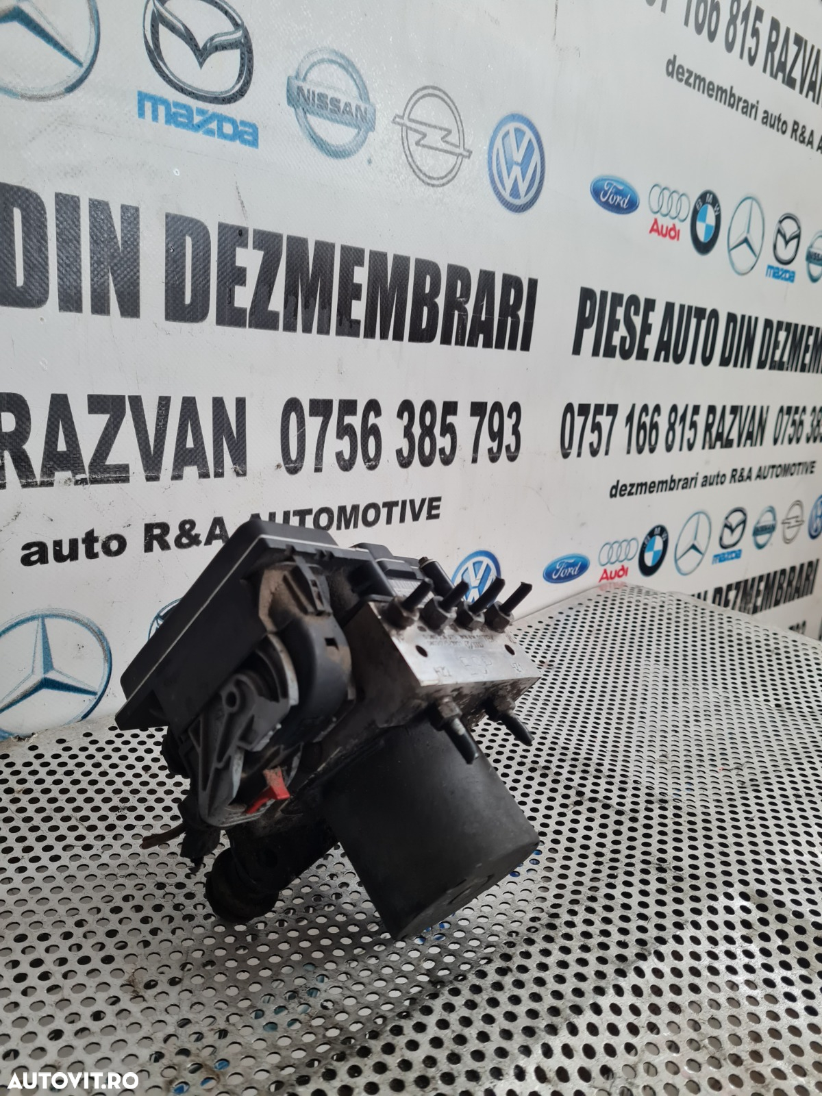 Modul Pompa Unitate ABS Audi A4 B8 A5 8T Volan Stanga An 2008-2009-2010-2011-2012 Cod 8K0907379T 8067L0316 - Dezmembrari Arad - 2