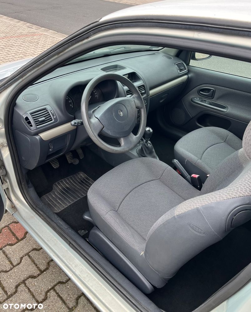 Renault Clio 1.2 16V Arctica - 6