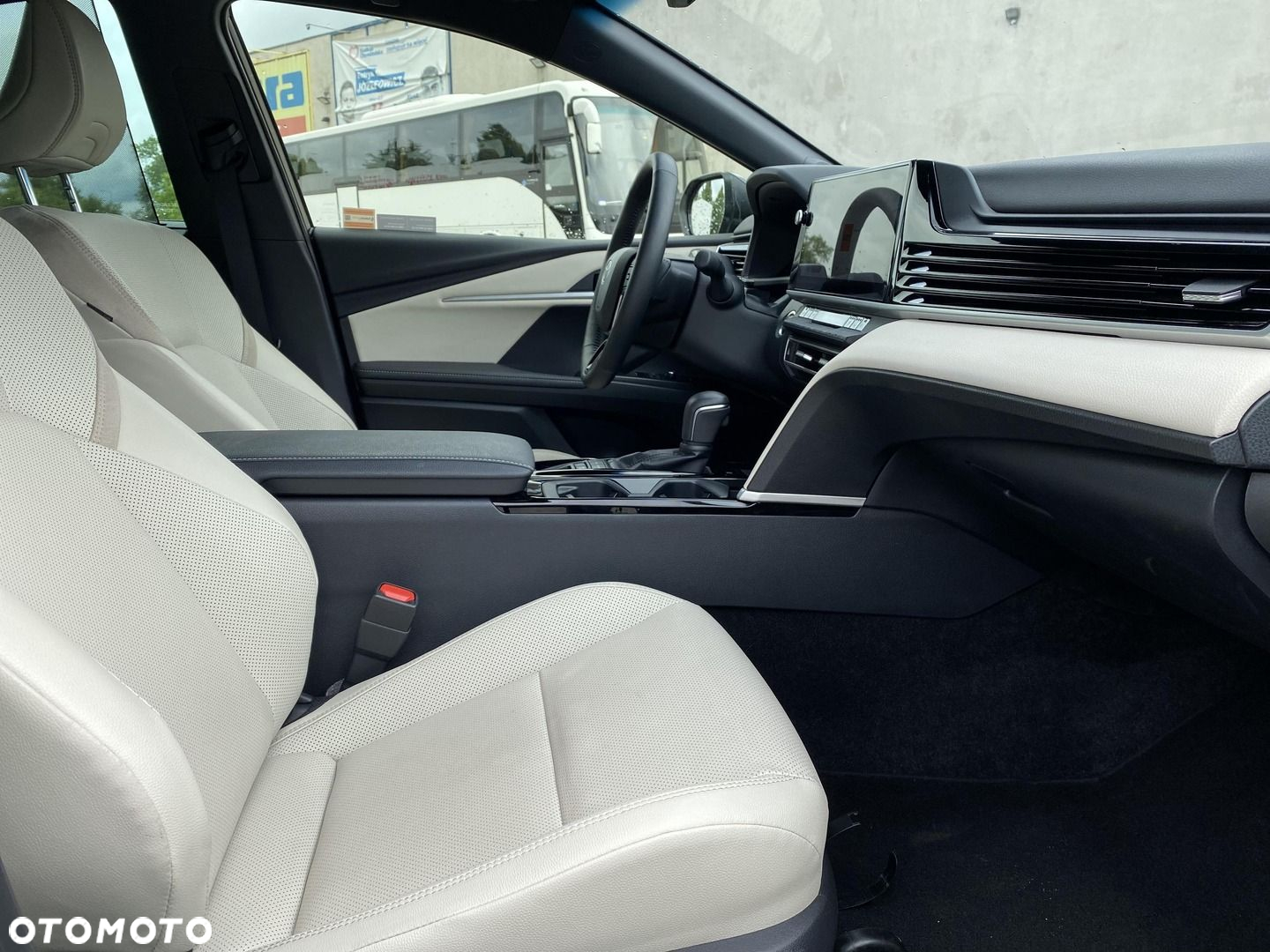 Toyota Camry - 14