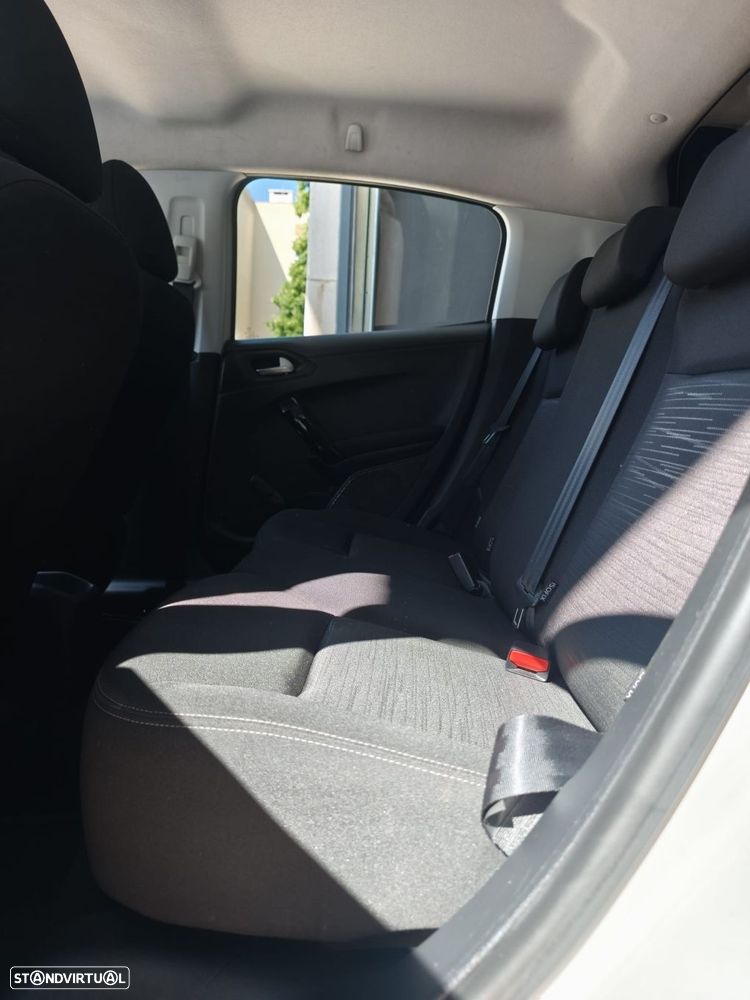 Peugeot 208 1.6 BlueHDi Allure - 8