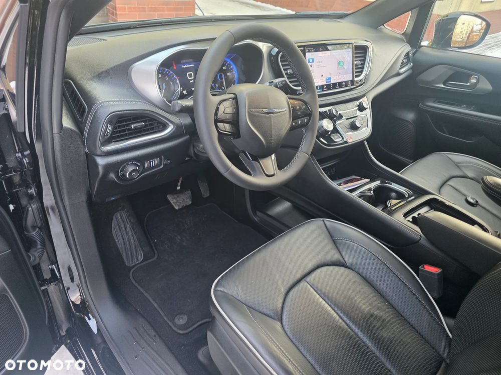 Chrysler Pacifica - 8