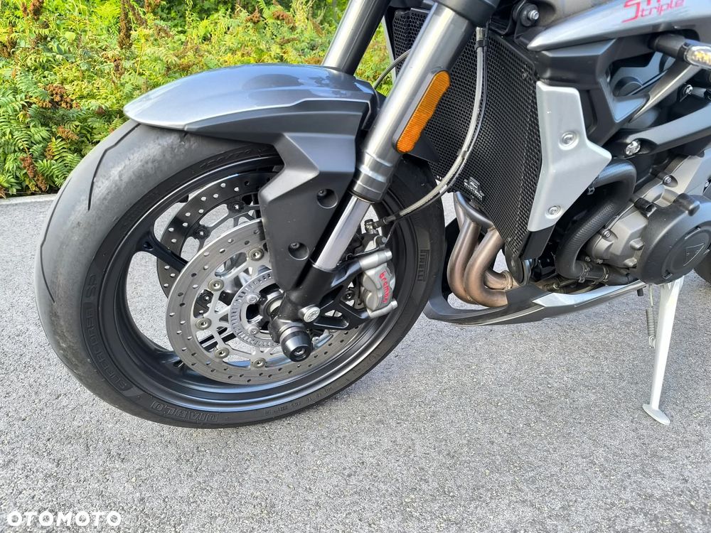 Triumph Street Triple - 11