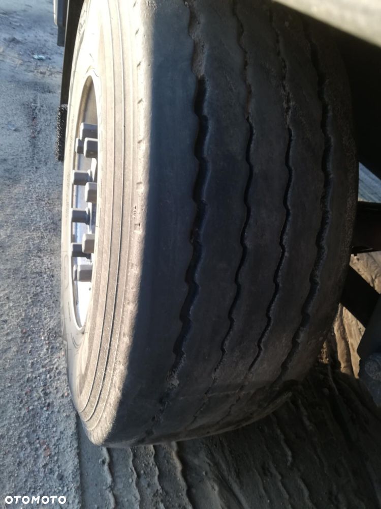 Schmitz Cargobull SCB S3T - 11