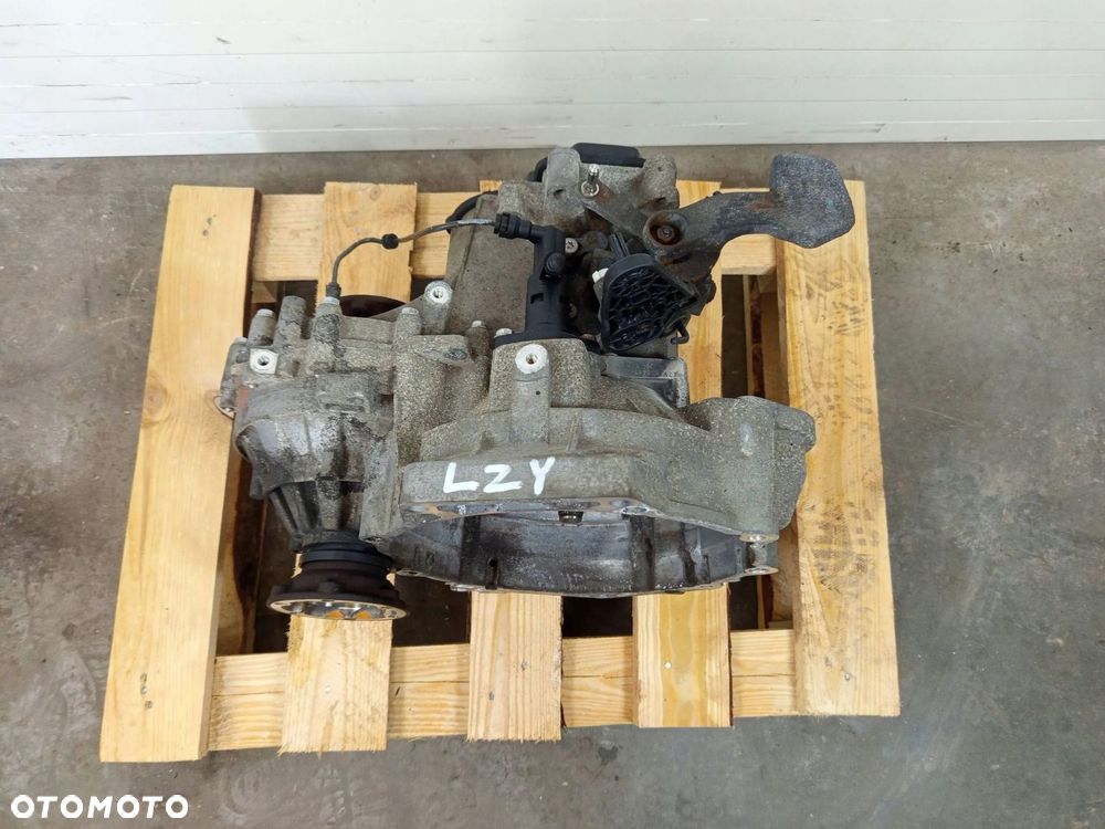 SKRZYNIA BIEGÓW MANUALNA LZY VW CADDY III 2K 1.6 TDI - 2