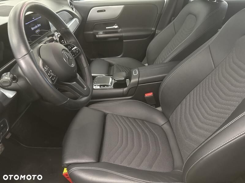 Mercedes-Benz GLB 200 7G-DCT - 11